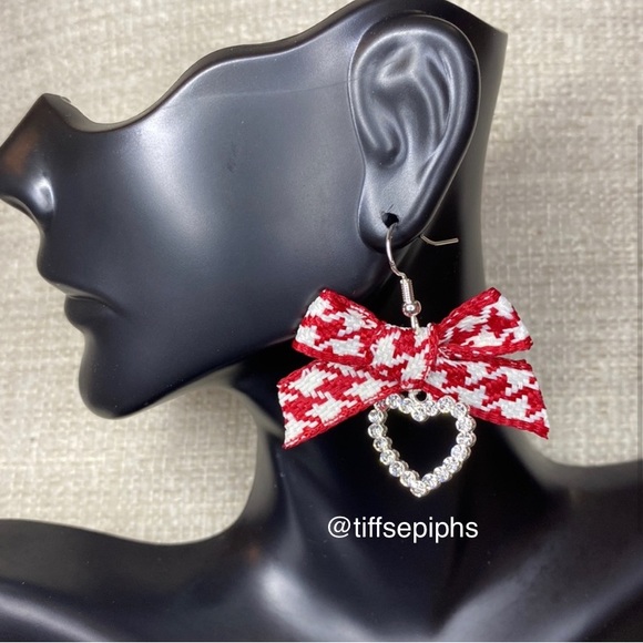 Silver Rhinestone Hearts with White & Red Houndstooth Bow Dangly Earrings NWT - Picture 2 of 4